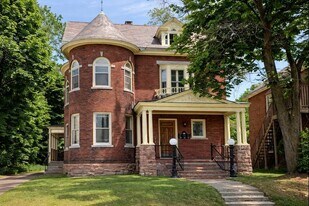 Hillview Off Campus Housing in Winooski, VT - Building Photo