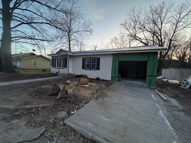 505 N Chapman Ave in Mountain Grove, MO - Building Photo - Building Photo