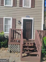 6484 Marbut Rd in Lithonia, GA - Building Photo