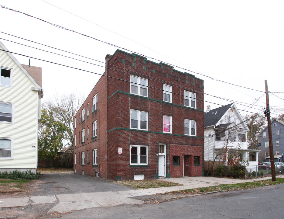 40 Dewey St in New Britain, CT - Building Photo