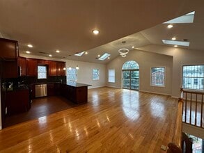 134 Bostwick Ave in Jersey City, NJ - Building Photo - Building Photo