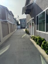 2212 Voorhees Ave. in Redondo Beach, CA - Foto de edificio - Building Photo