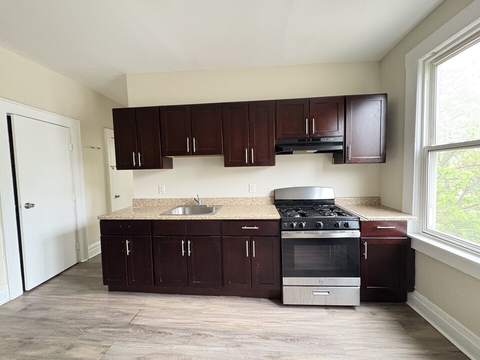 53 Fabyan Pl, Unit 3R in Newark, NJ - Building Photo