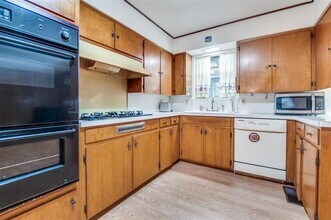 10722 Lathrop Dr in Dallas, TX - Building Photo - Building Photo