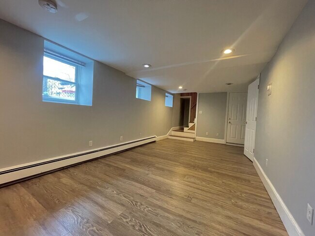 31 Wheatland St, Unit 1 in Somerville, MA - Building Photo - Building Photo