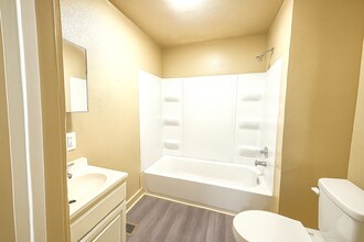 274 Leeds Ave in Indianapolis, IN - Building Photo - Building Photo