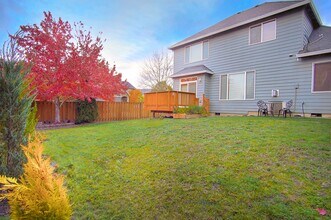 2727 Crater Ln in Newberg, OR - Building Photo - Building Photo