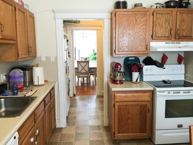 223 St Paul St in Brookline, MA - Building Photo - Building Photo