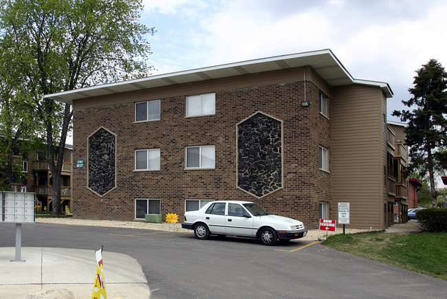 Marywood Apartments in Aurora, IL - Foto de edificio - Building Photo