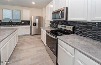 7259 N 125th Dr in Glendale, AZ - Building Photo - Building Photo