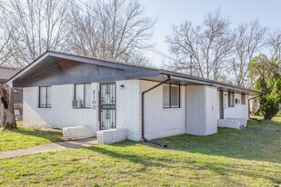 1100 S Willow St in Chattanooga, TN - Building Photo