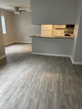 Highland Oaks Apartments & Arcadia Townhomes in Bakersfield, CA - Foto de edificio - Building Photo