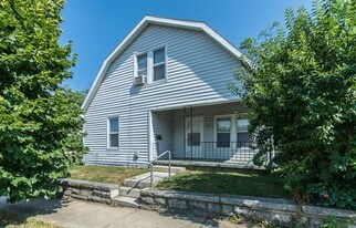 113 E 15th St in Bloomington, IN - Building Photo