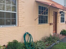 1588 NE 110th St, Unit 1 in Miami, FL - Building Photo