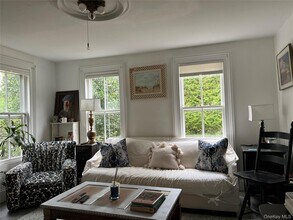 11930 Main Rd in East Marion, NY - Building Photo - Building Photo