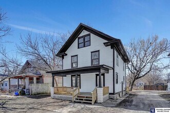 847 N 30th St in Lincoln, NE - Building Photo - Building Photo