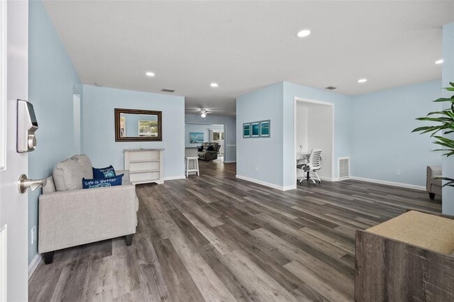 2832 47th Ave S in St. Petersburg, FL - Building Photo - Building Photo