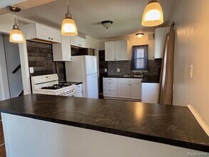 29851 Quinkert St in Roseville, MI - Building Photo - Building Photo