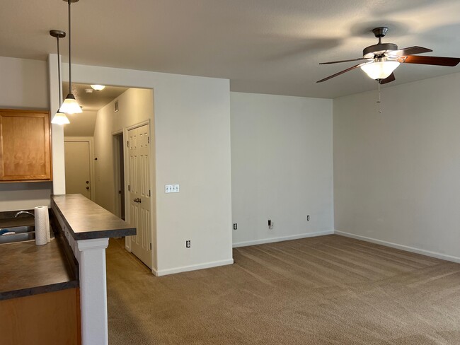 1675 Monterey Rd, Unit 110 in Colorado Springs, CO - Building Photo - Building Photo