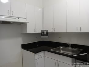 EAST 69 STREET in New York, NY - Building Photo - Building Photo