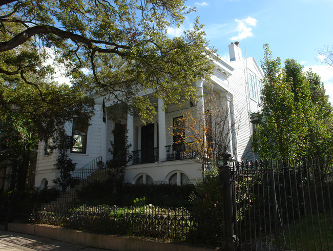 2228 St Charles Ave in New Orleans, LA - Building Photo - Building Photo