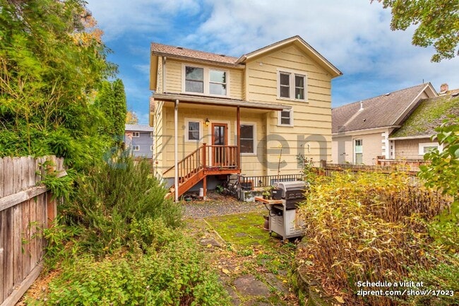 property at 131 SE 30th Pl