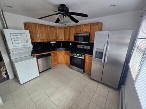 82 Elm Ave, Unit 2 in Glen Cove, NY - Building Photo - Building Photo