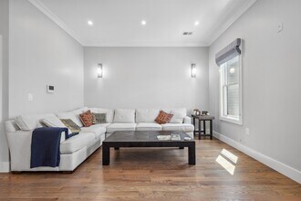 218 Hancock Ave in Jersey City, NJ - Building Photo - Building Photo