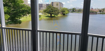 1670 NE 191st St, Unit 313-3 in Miami, FL - Building Photo - Building Photo