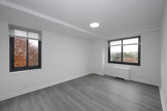 Ashlawn at Southern Towers in Alexandria, VA - Foto de edificio - Interior Photo