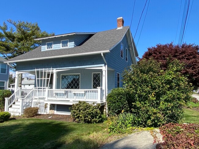 22 Beach Rd in Groton, CT - Building Photo - Building Photo