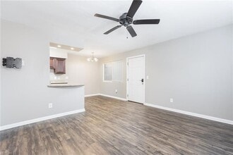 1226 Little Bay Ave, Unit 4 in Norfolk, VA - Foto de edificio - Building Photo