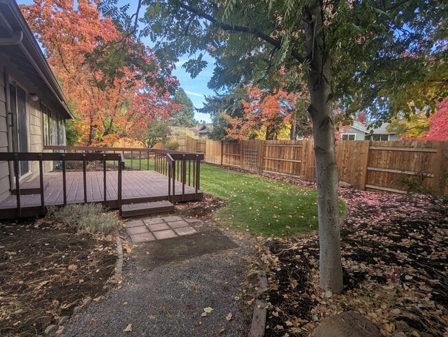 1315 NE Paula Dr in Bend, OR - Building Photo - Building Photo