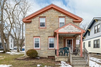 802 S Main St in Ann Arbor, MI - Foto de edificio - Building Photo