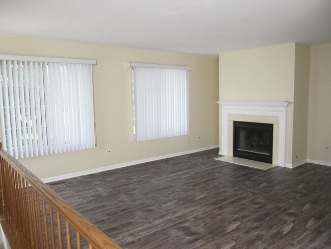 2232 Colorado Ave in Elgin, IL - Building Photo - Building Photo