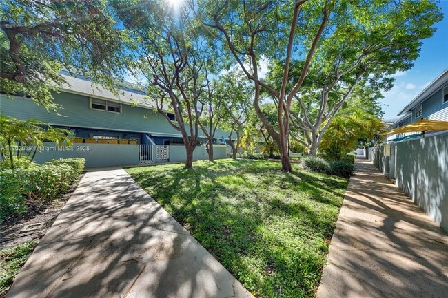 property at 798 Crandon Blvd