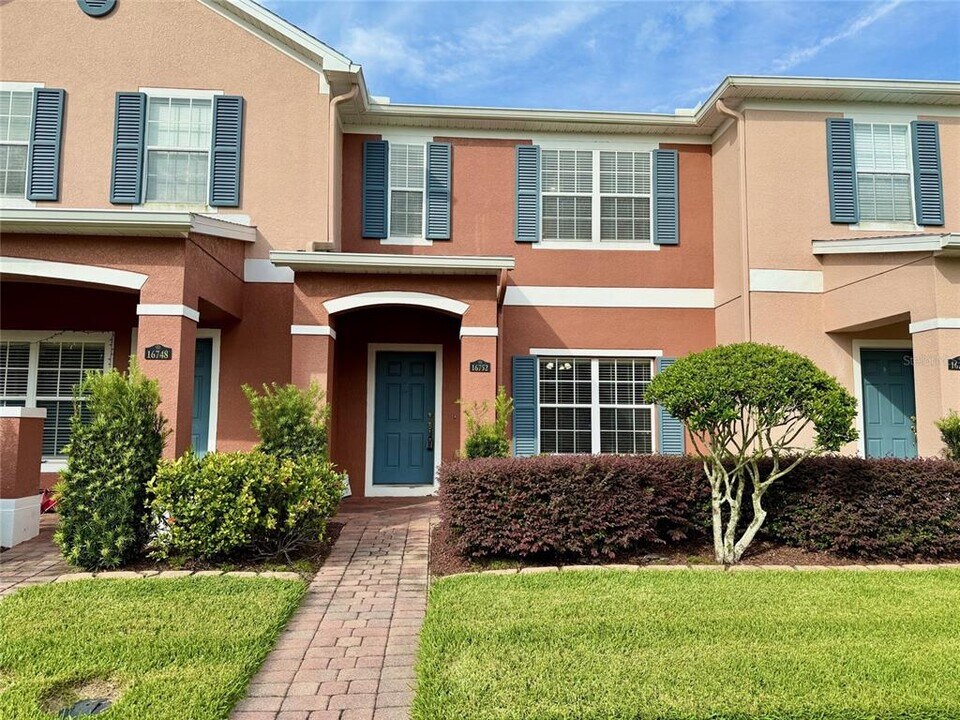 16752 Cedar Crest Dr in Orlando, FL - Building Photo