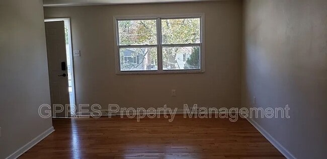 621 National Dr in Pittsburgh, PA - Foto de edificio - Building Photo
