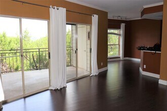 6000-22 Shepherd Mountain Cove in Austin, TX - Foto de edificio - Building Photo