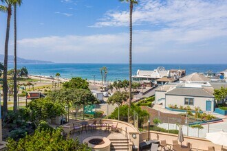 640 The Village, Unit 109 in Redondo Beach, CA - Foto de edificio - Building Photo