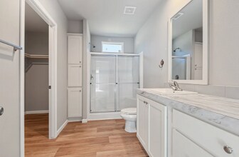 1682 Markham Rd in Hood River, OR - Building Photo - Building Photo