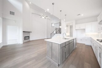 2420 Bernham Dr in Celina, TX - Foto de edificio - Building Photo