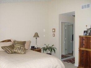 5604 Bridge in Cleveland, OH - Building Photo - Building Photo