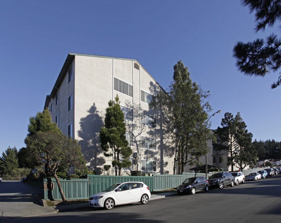 Amberwood Apartments in Daly City, CA - Building Photo