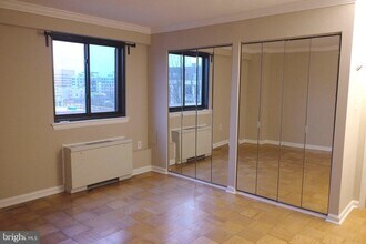 801 N Pitt St in Alexandria, VA - Building Photo - Building Photo