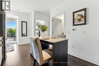 293-293 The Kingsway in Toronto, ON - Building Photo - Building Photo