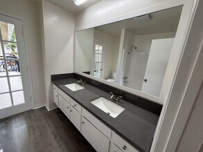 2105 Grant Ave, Unit 3 in Redondo Beach, CA - Building Photo - Building Photo