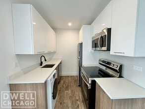 901 W Carmen Ave, Unit 2 in Chicago, IL - Building Photo - Building Photo