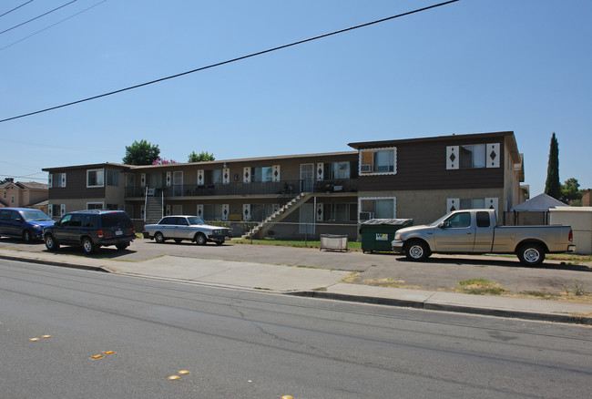 1397 Oakdale Ave in El Cajon, CA - Foto de edificio - Building Photo