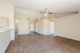 523 N Bailey Cir in Mesa, AZ - Building Photo - Building Photo